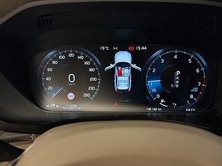 SUV Volvo XC60 17 av 25