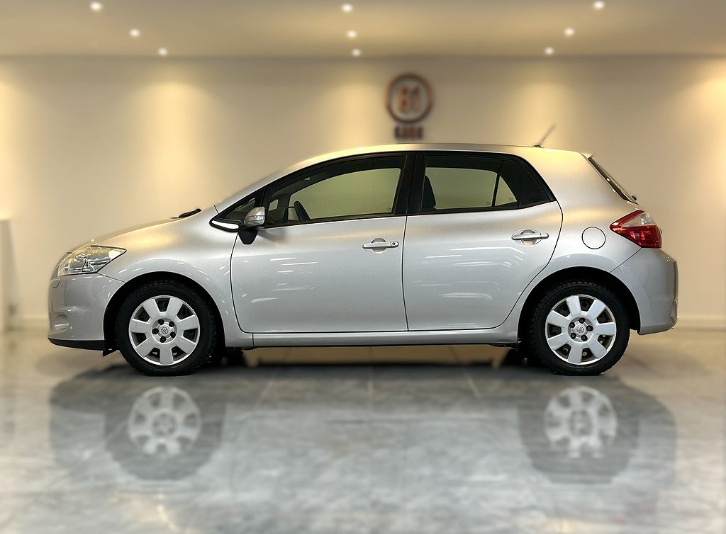 Toyota Auris 1.6 VALVEMATIC AUTOMAT 132HK NYSERVAD M-VÄRMARE 