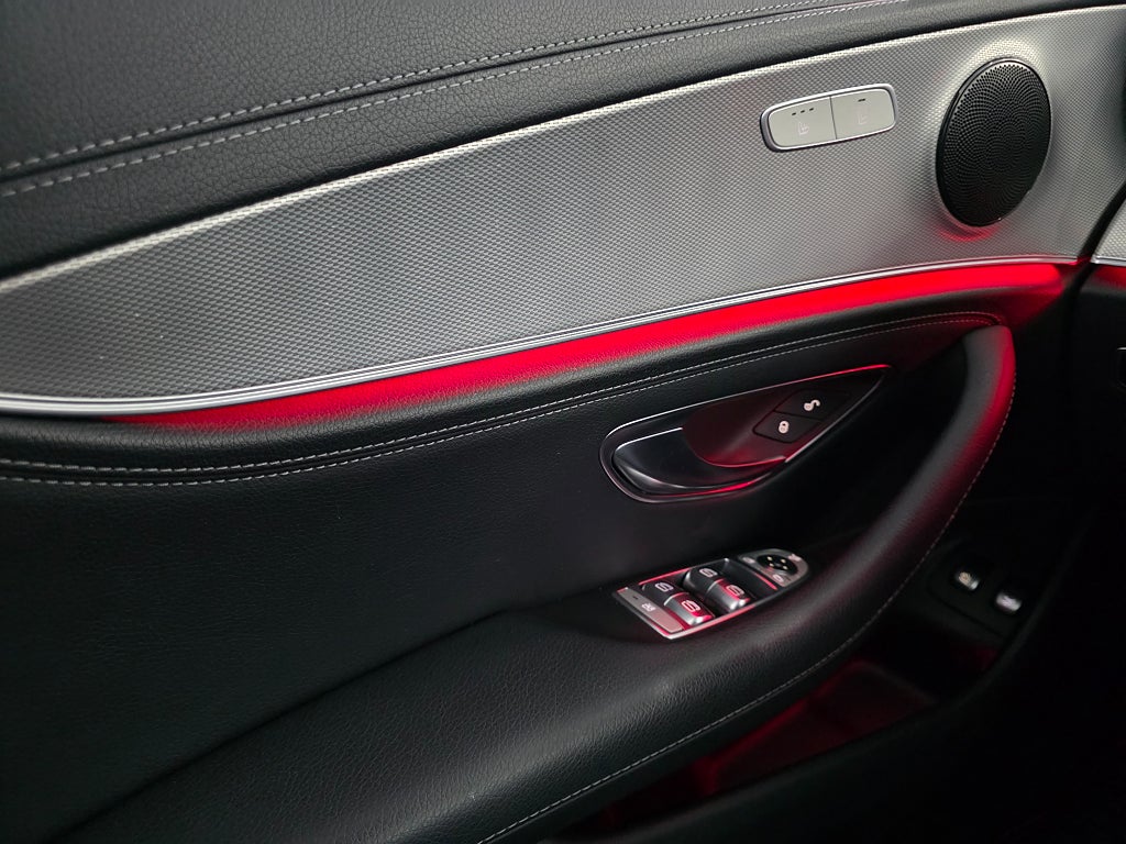 Mercedes-Benz E 220 d AMG Night Värmare Drag Kombi - bild 5