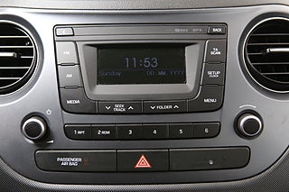 Halvkombi Hyundai i10 16 av 19