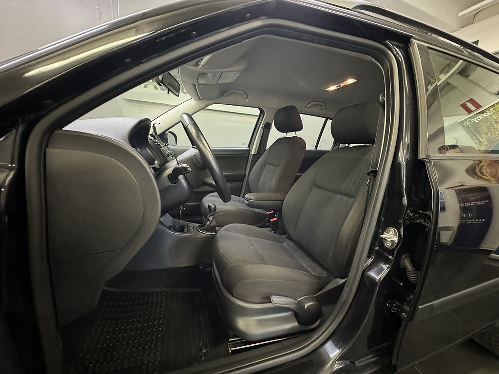 Skoda Fabia Kombi 1.2 TSI Elegance | Nybesiktad | P-sensor | Drag