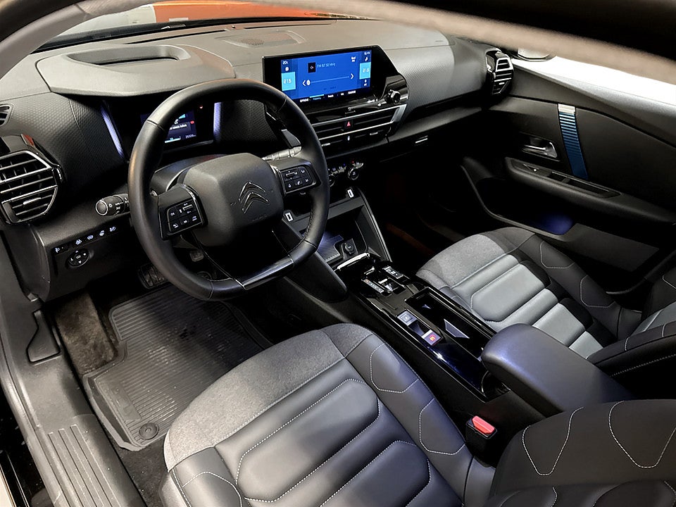 Bild på Citroën e-C4 Shine 50kWh 136hk Aut B-KAMERA RATTVÄRME
