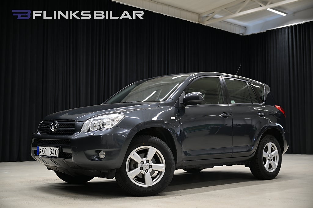 Toyota RAV4 2.0 4x4 152HK Automat|Drag|GPS|Skinn|Lågmil|Kamkedja