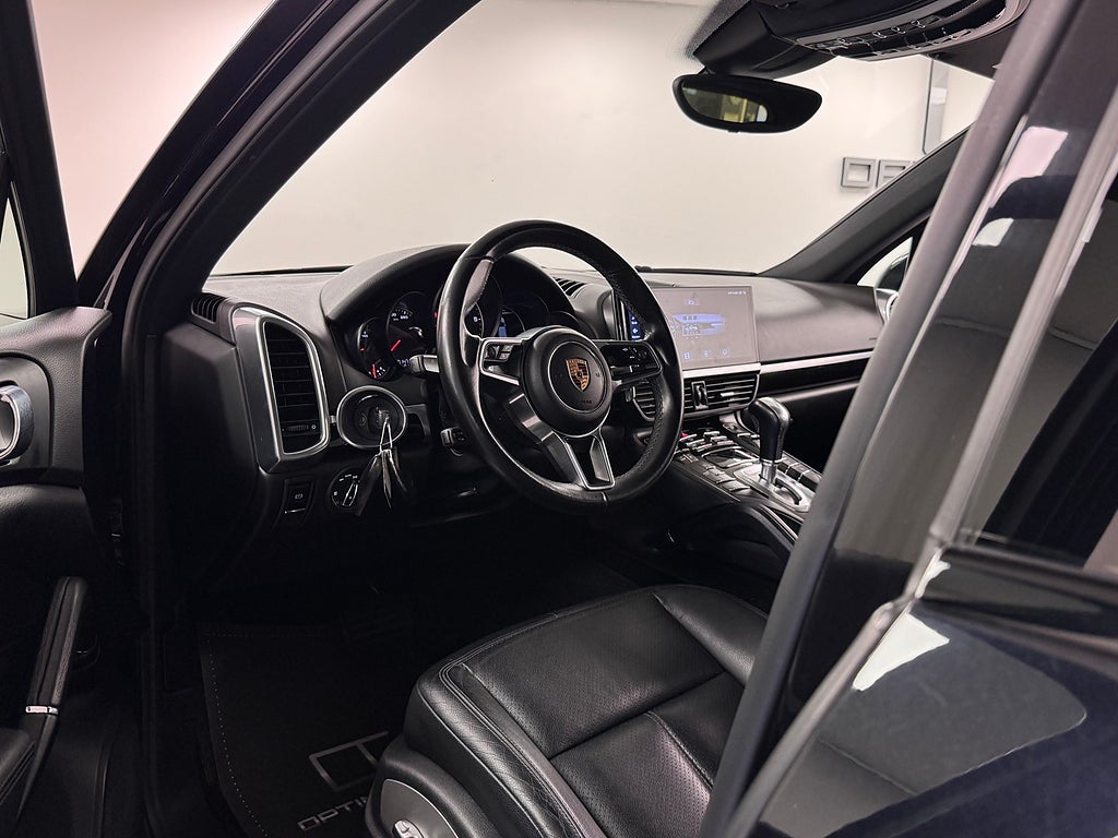 Porsche Cayenne 2016 - miniatyr 5