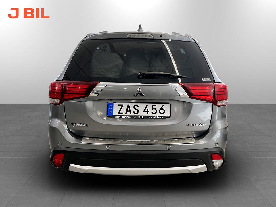 Bild på Mitsubishi Outlander Business 2.2 Di-D 150hk Aut 4WD B-KAMERA ELSTOL