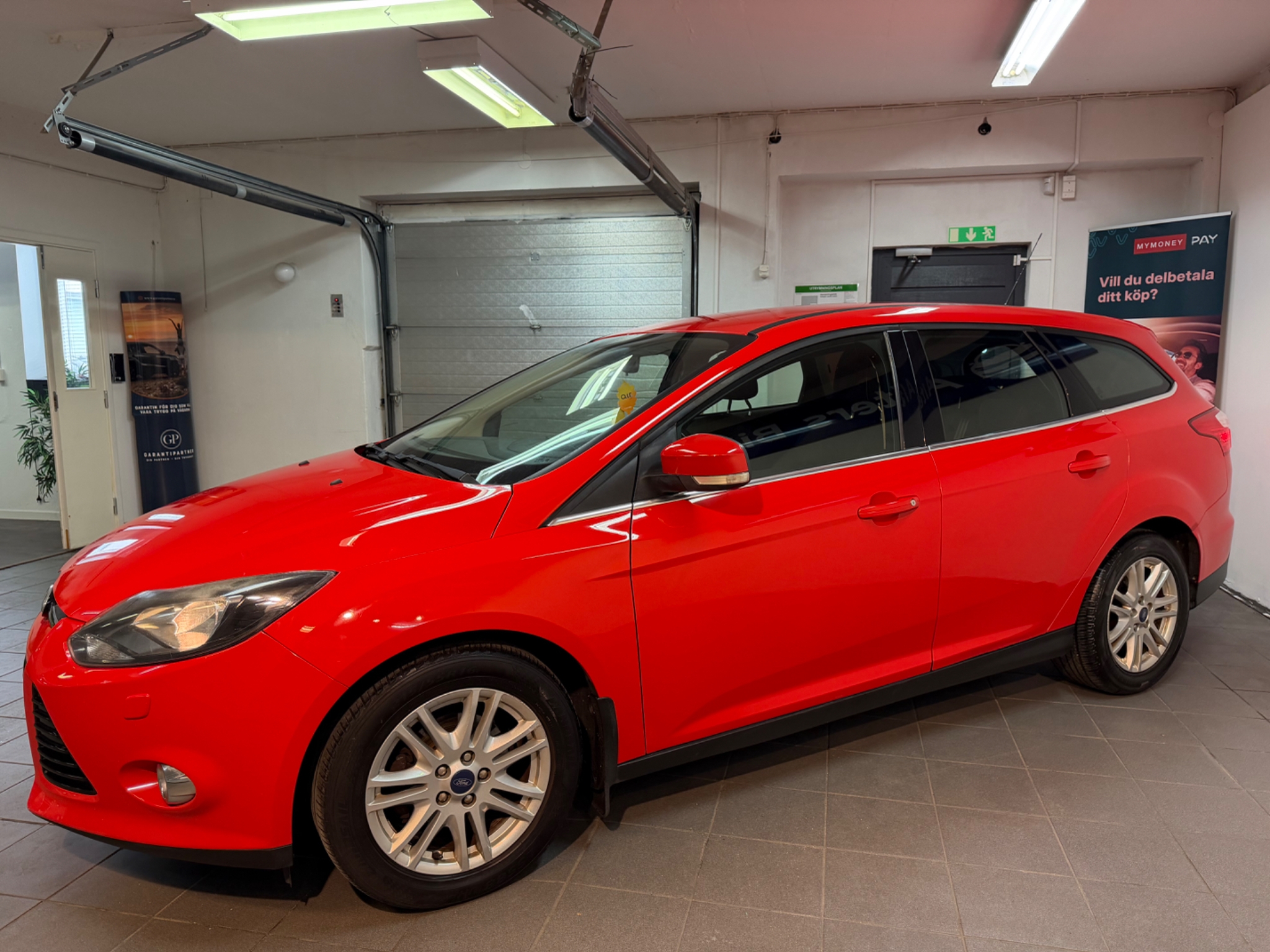 Ford Focus 2014, photo 6/10