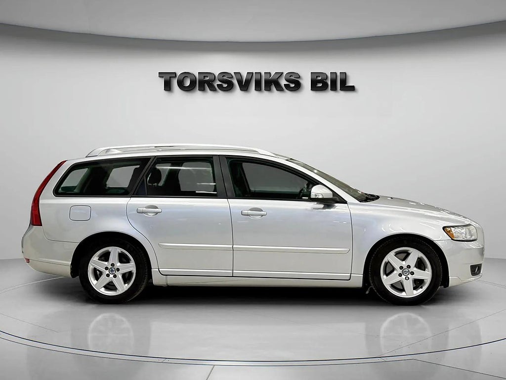 Volvo V50 2.0 D Powershift Summum Navi Skinn Drag Nybes Nyservad  - miniatyr 7