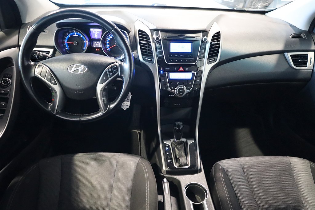 Hyundai i30 1,6 CRDi 110hk Business Automat 5D Bluetooth PDC 2014