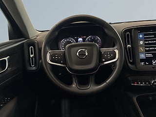 Volvo XC40 T2 Geartronic Momentum S&V/Drag/kamera/Carplay/Pvärm – bild 9