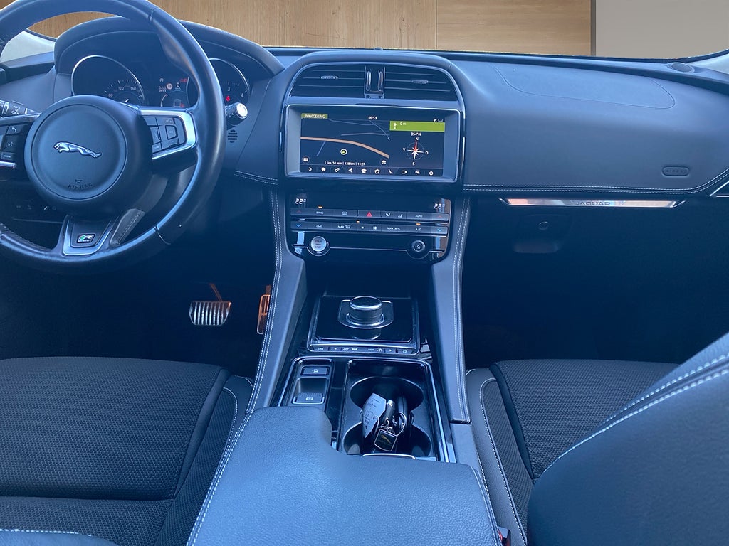 Jaguar F-Pace 20d AWD Automatic, 8-trins, 180ps, 2019