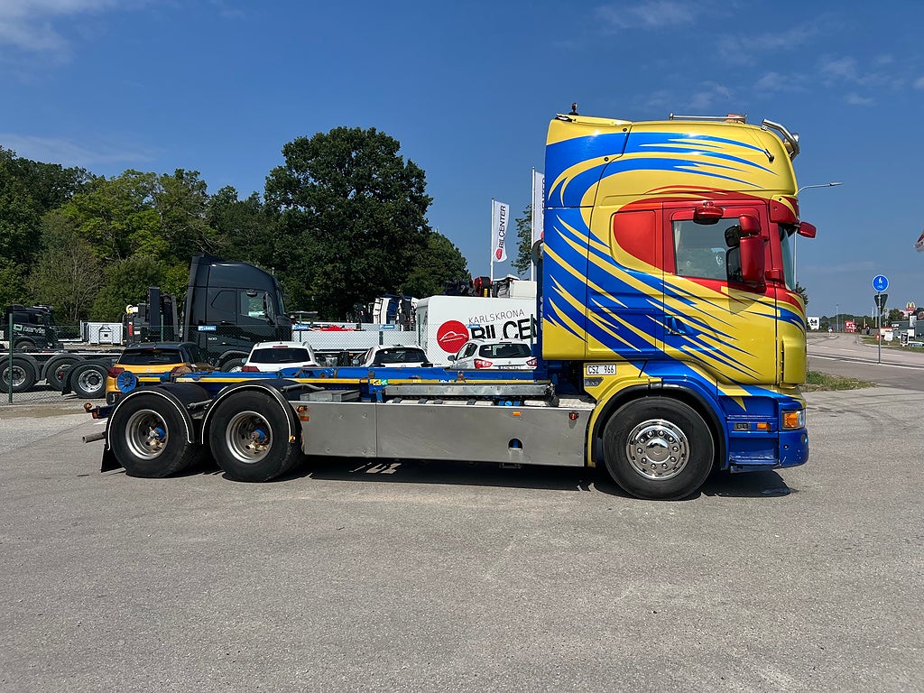 Scania R560 V8 6x4 Tandem, Lastväxlare