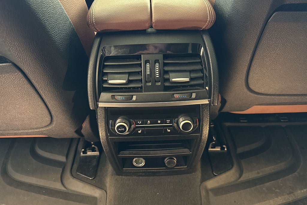 BMW X5 xDrive40e Steptronic M-sport Kamera Värmare Drag Pano miniatyr 21