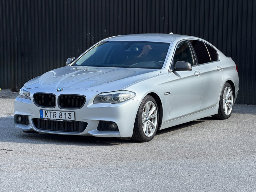 BMW 523I Sedan 3.0 M-Sport / Nyservad