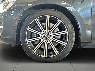 Volvo V60 D5 Plug-in Hybrid AWD Summum Navi/Pvärm/Skinn/BT/Drag