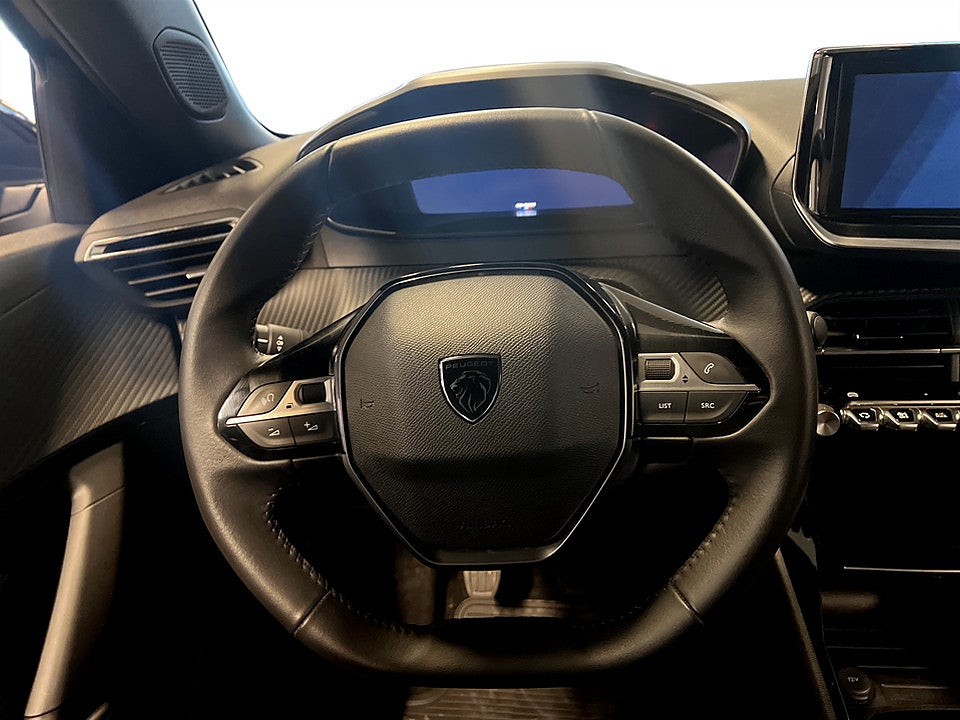 Bild på Peugeot 2008 Allure 1.2 PT 130hk B-KAMERA CARPLAY
