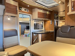 Husbil-halvintegrerad Hymer T 674 SL 13 av 30