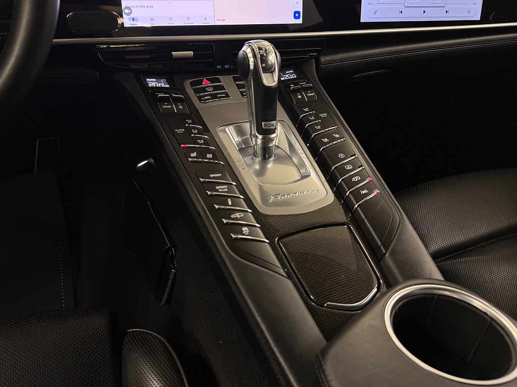 Porsche Panamera 4.8 V8 GTS PDK 4WD Lågmil 1-Ägare 440HK BOSE bild 8