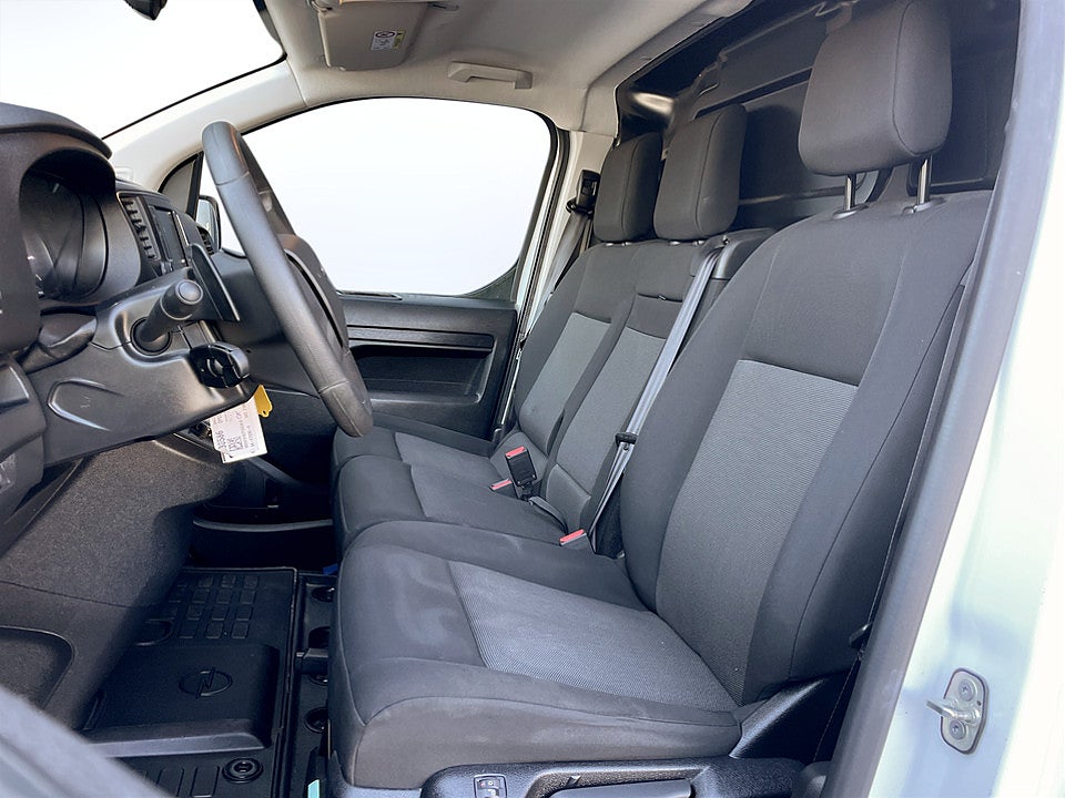 Bild på Opel Vivaro Business 2.0 BHDi 145hk Aut L3 DRAG VÄRMARE FJÄRR
