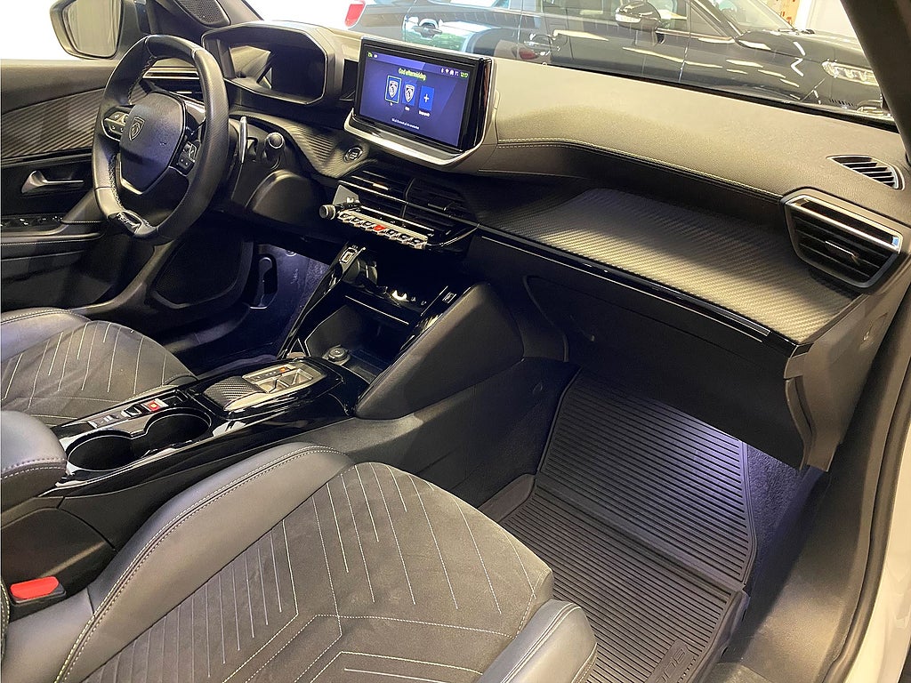 Bild på Peugeot 2008 GT 1.2 PT 130hk Aut - 360-KAMERA, CARPLAY