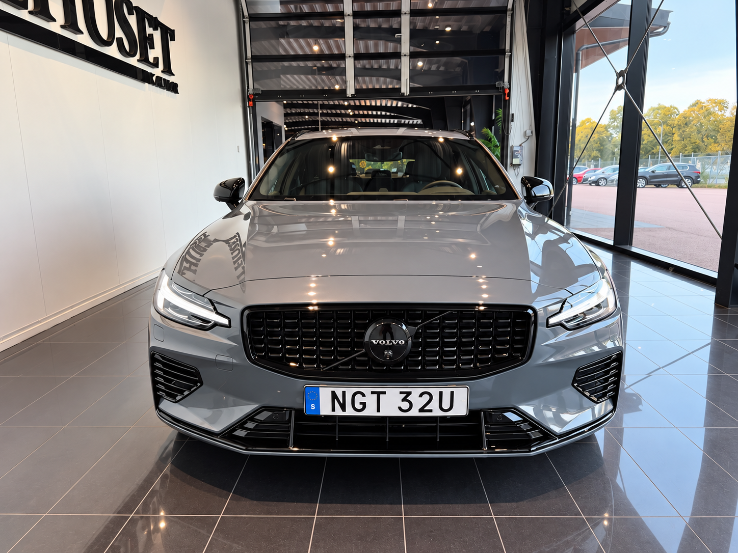Volvo V60 Recharge T6 AWD 2023, bild 2/10