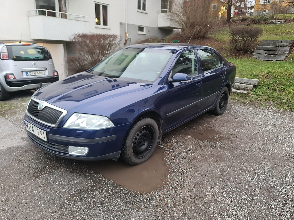 Skoda Octavia 1.6 MPI Dragkrok Nybesiktad