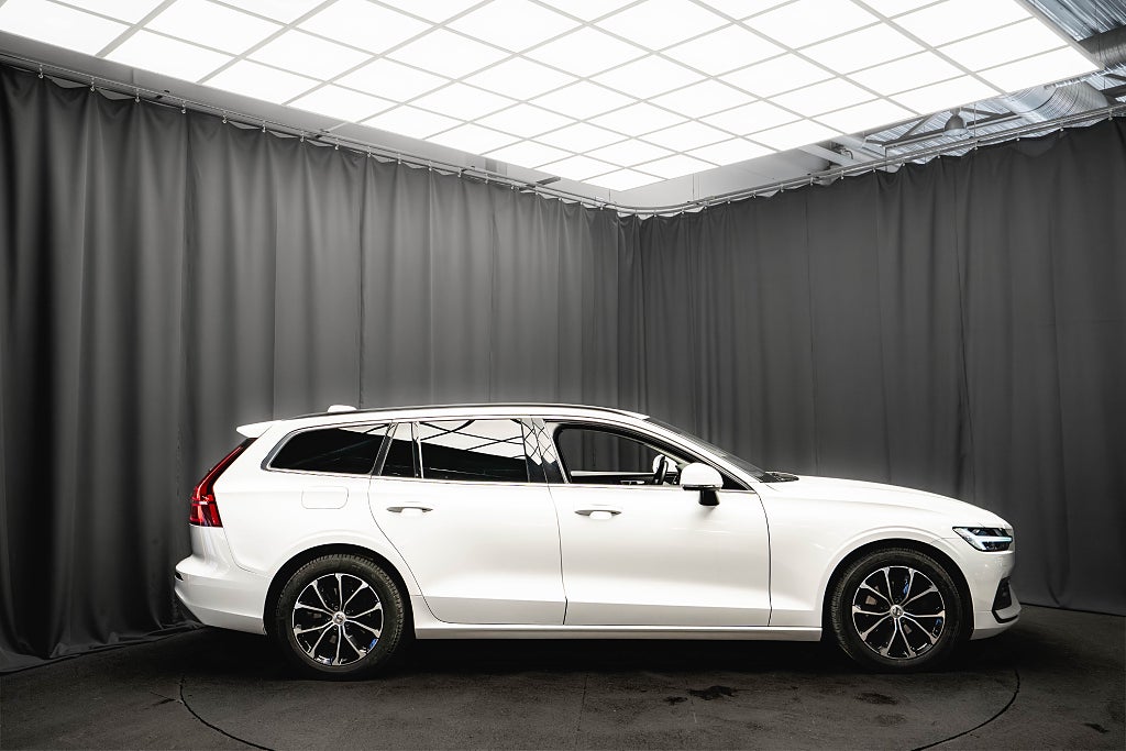 Volvo V60 B4 DRAG KAMERA D-VÄRM ADAPTIV-FART CARPLAY MOMS 197hk