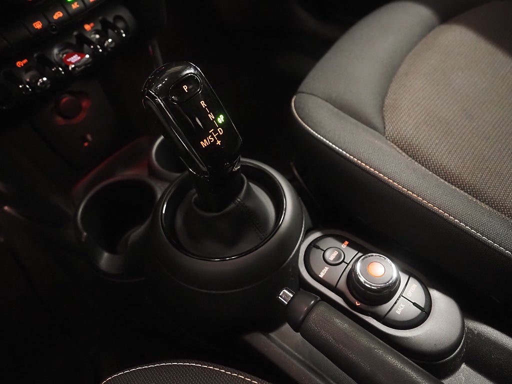 MINI Cooper 3-dörrars 136hk DCT Pepper II | Bluetooth | PDC | 2020