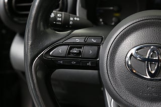Halvkombi Toyota Yaris 15 av 25