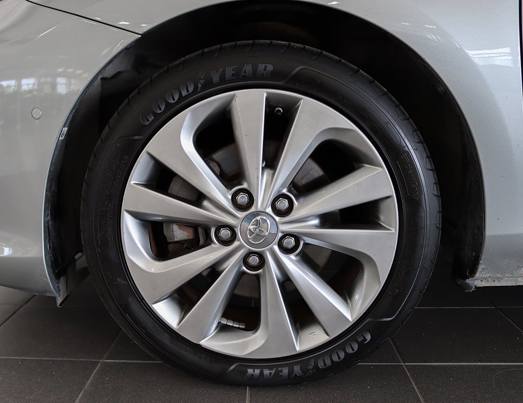 Toyota Auris Touring Sports Hybrid Executive Värmare B-kamera