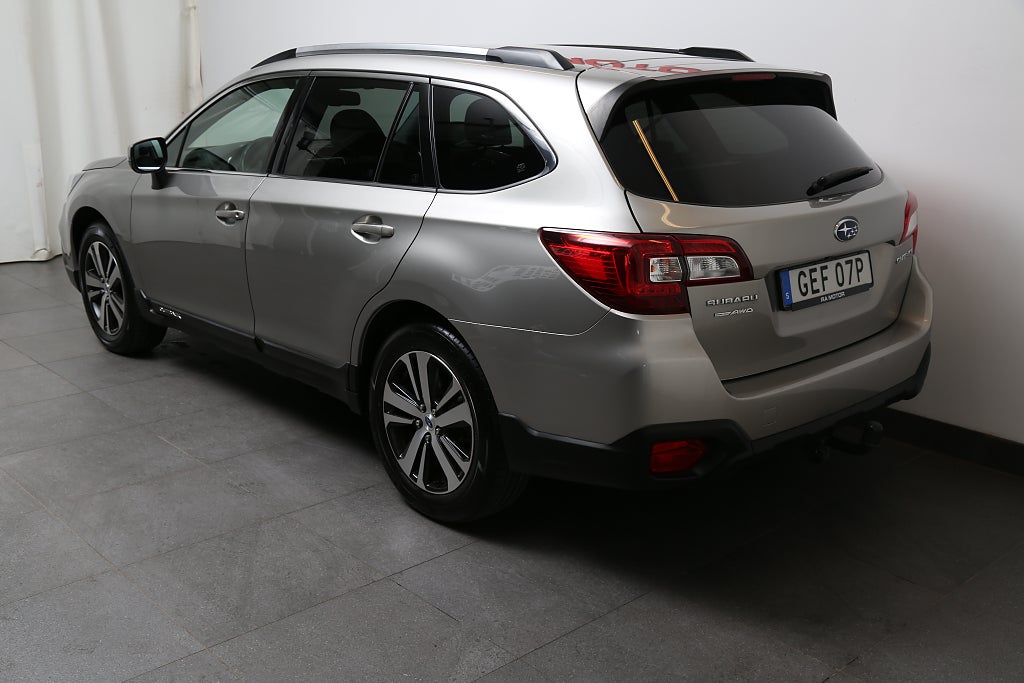 Subaru Outback 2,5i 175hk Summit AWD Taklucka H/K Skinn Drag 2019