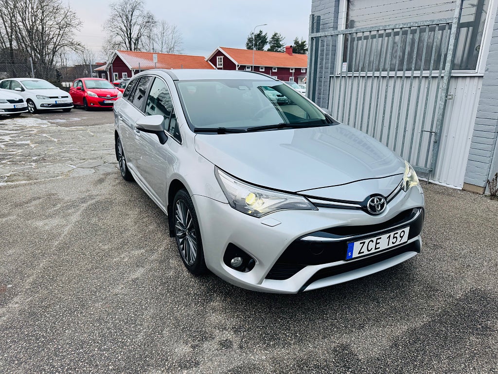 Toyota Avensis KOMBI 1.8 147HK ACTIVE PLUS / VÄRMARE