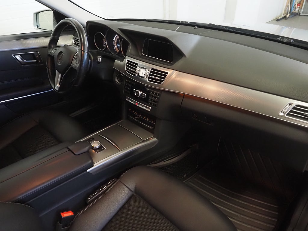 Mercedes-Benz E 220 T 7G-Tronic 170hk  Avantgarde Låga mil!