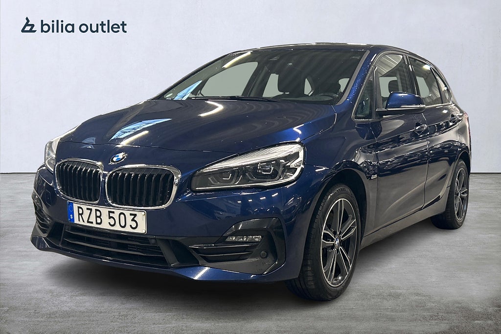 BMW 220 d xDrive Active Tourer Sport line 190hk Navi Drag