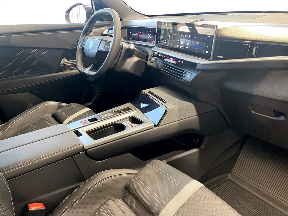 Bild på Opel Grandland GS+ Hybrid 145hk - OMGÅENDE LEVERANS!