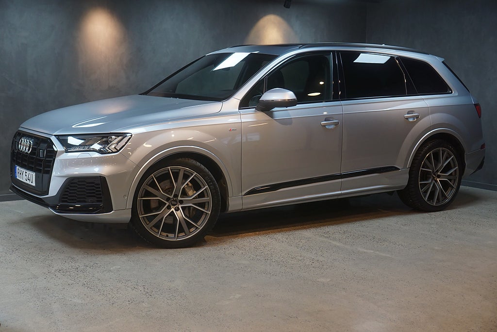 Audi Q7 50TDI S-Line Panorama 7-sits Matrix/ 22"