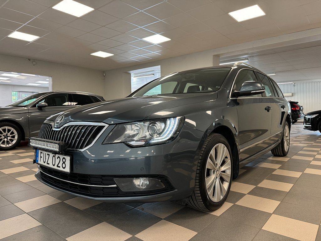 Skoda Superb Kombi 2.0 TDI 4x4 Automat Navi Dieselv. Drag Sportstolar