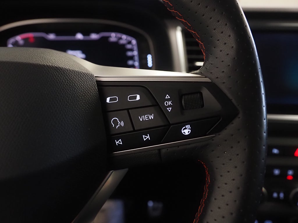 Seat Ateca 2.0 TDI 4Drive FR Cockpit Drag Navi D-Värm B-Kam 2021