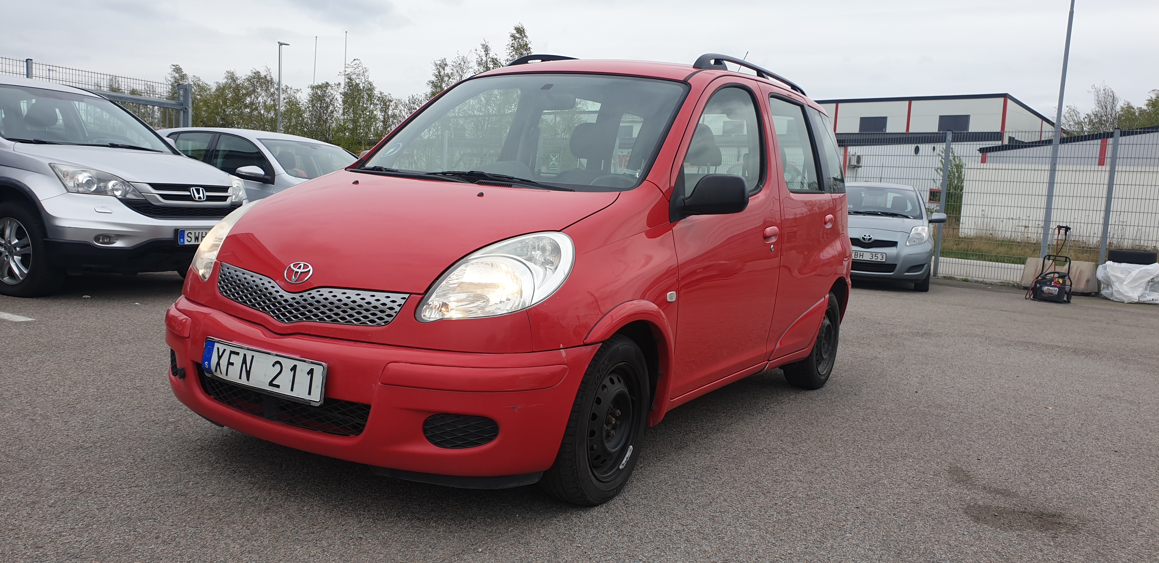 Toyota Yaris Verso 1.3 VVT-i 84hk 2005, bild 2/38