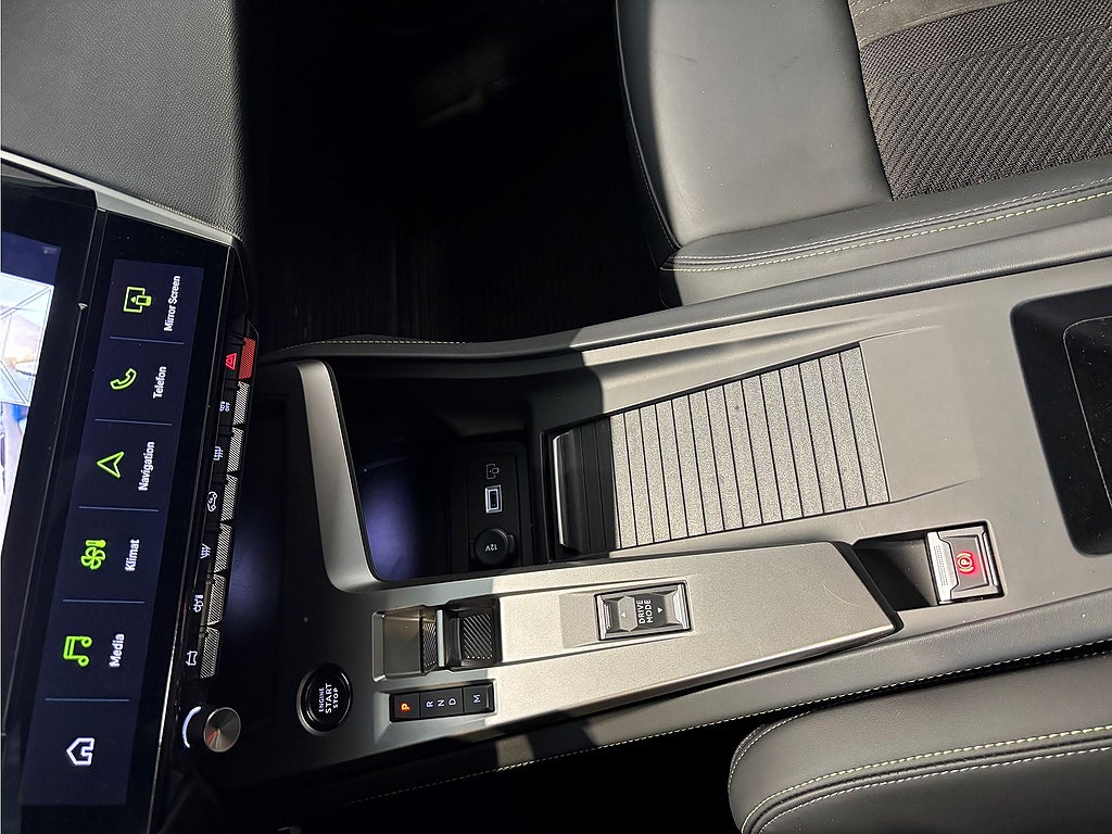 Bild på Peugeot 408 GT Hybrid 136hk Aut B-KAMERA ELSTOL NAV