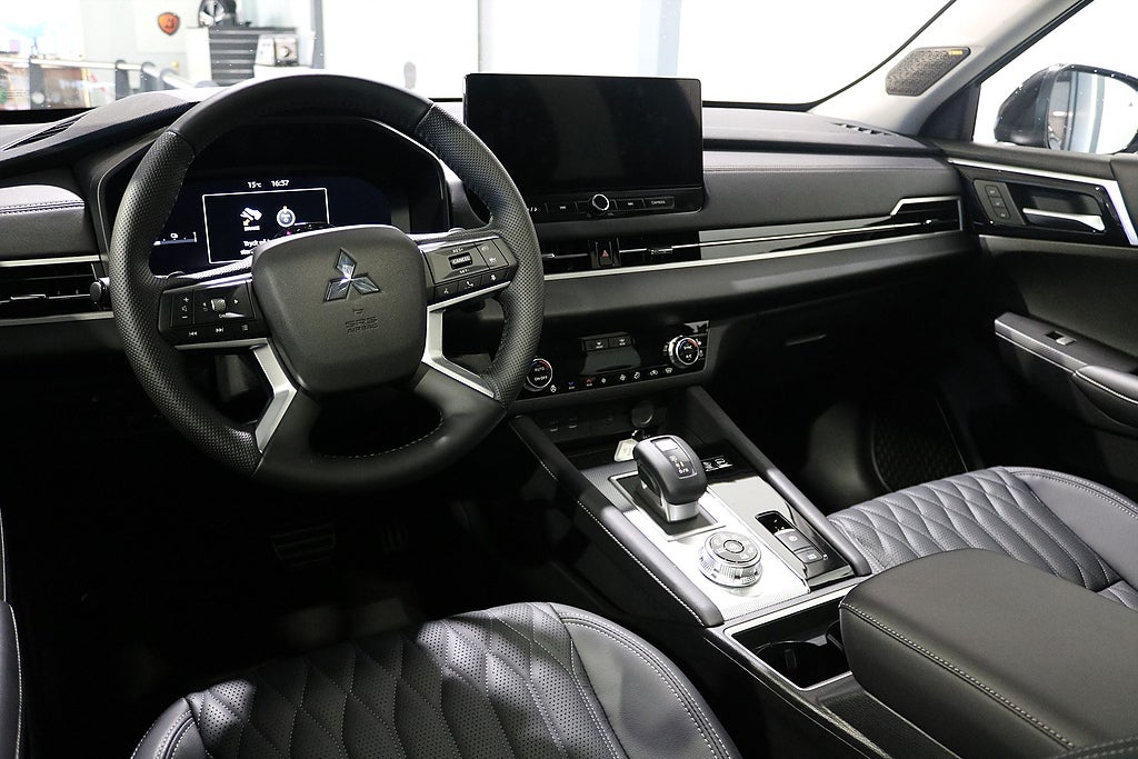 Bild på Mitsubishi Outlander Instyle PHEV Aut 4WD - DEMO