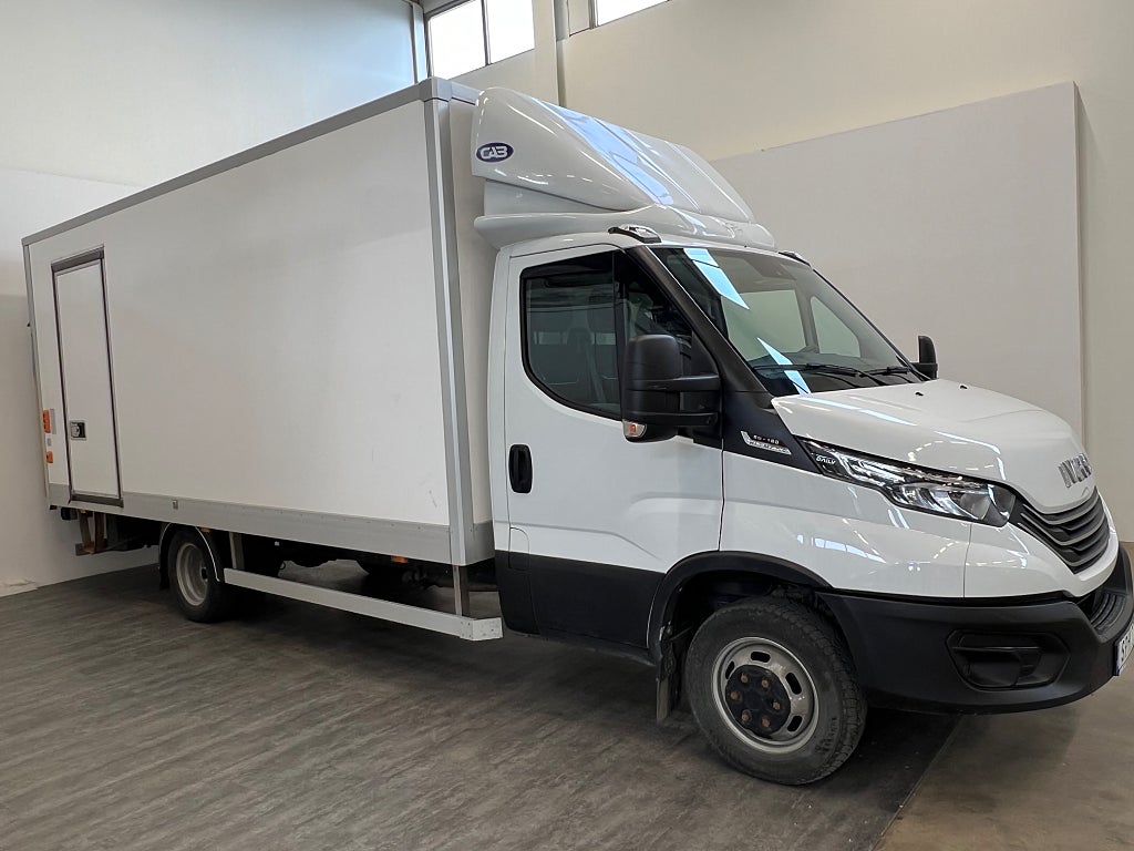 Iveco Daily 50-180 3.0 JTD Volymskåp BG-lyft LV-2080kg