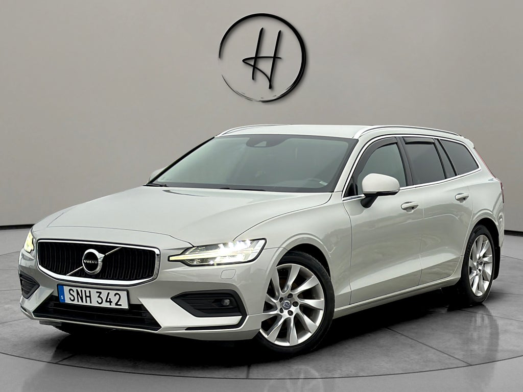 Volvo V60 D4 190hk Momentum PilotAssist Keyless Drag VOC * SE-UTR
