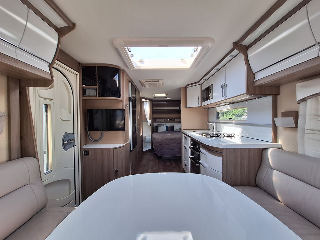 Kabe Imperial 600 XL KS Dubbelbädd, AC, Solcell, Mover, Boxmarkis, Hy