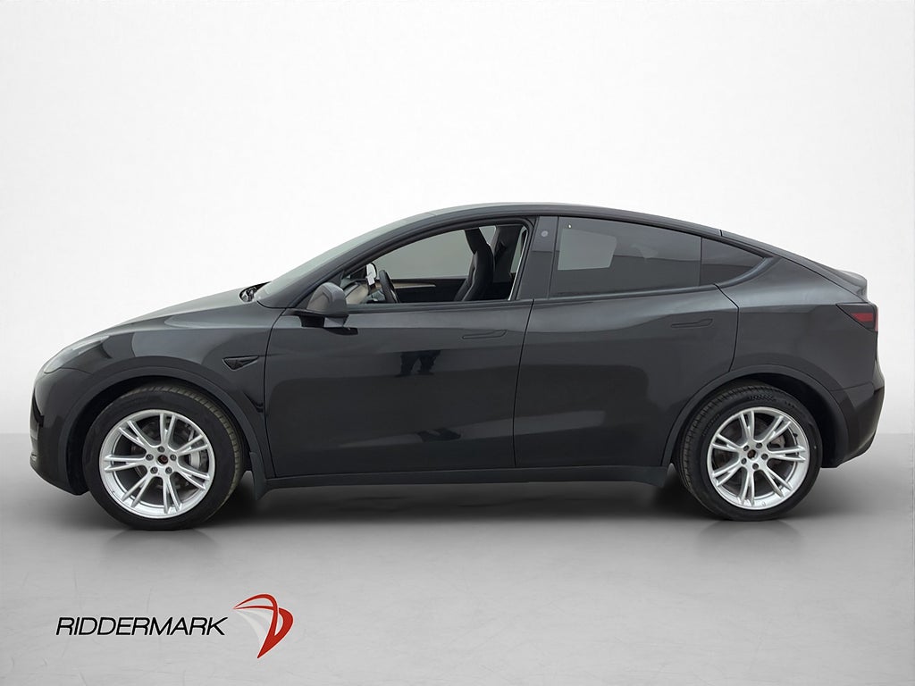 Tesla Model Y Long Range AWD Pano Kamera Drag AP Skinn Moms