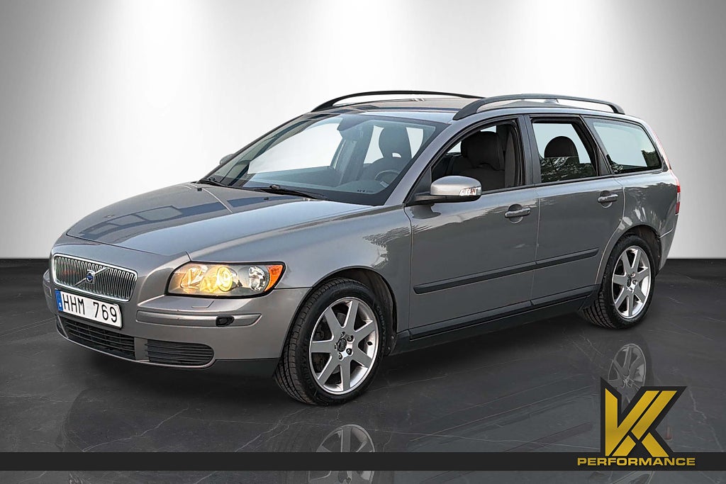 Volvo V50 2.4 Kinetic |NYBESIKTIGAD |DRAGKROK |KAMREM BYTT