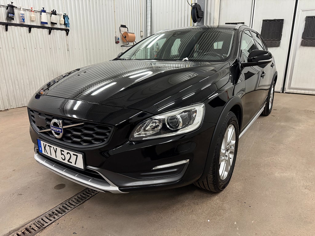 Volvo V60 Cross Country D4 AWD AUT SKINN DRAG 5-cyl Euro 6