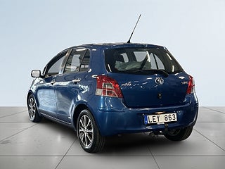 Toyota Yaris 5-dörrar 1.33 Dual VVT-i S&V-hjul Dragkrok Mok-värmare