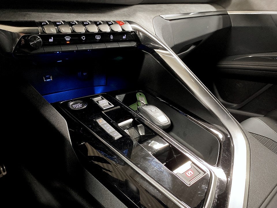 Bild på Peugeot 3008 GT 1.2 PT 130hk Aut - B-KAMERA, CARPLAY