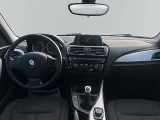 BMW 118I 5-dörrars/S&V-hjul/P-sensorer/Bluetooth/Kamkedja