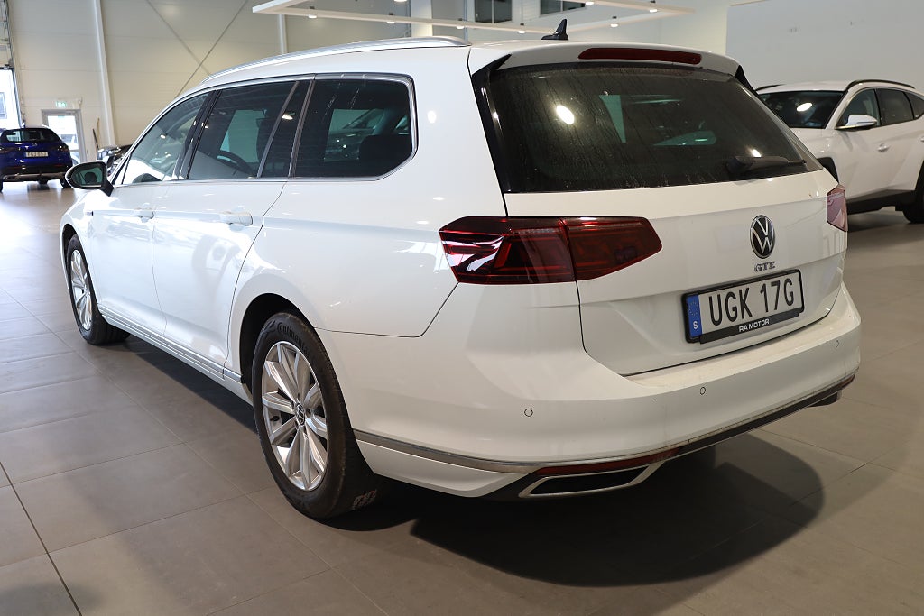 Volkswagen Passat GTE 218hk Executive / Business / Värmare / Navi 2022